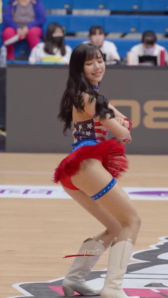 最好的啦啦隊小姐姐！自信，健康充滿活力！